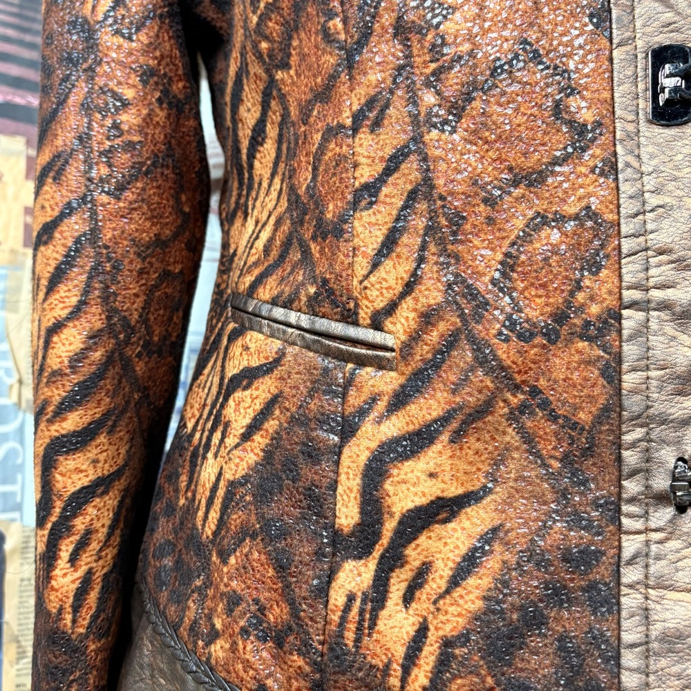 Y2K Tiger Leopard Print Faux Leather Jacket - Picture 4 of 6